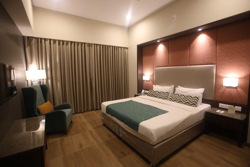 Gcc Hotel And Club Mira-Bhayandar Extérieur photo