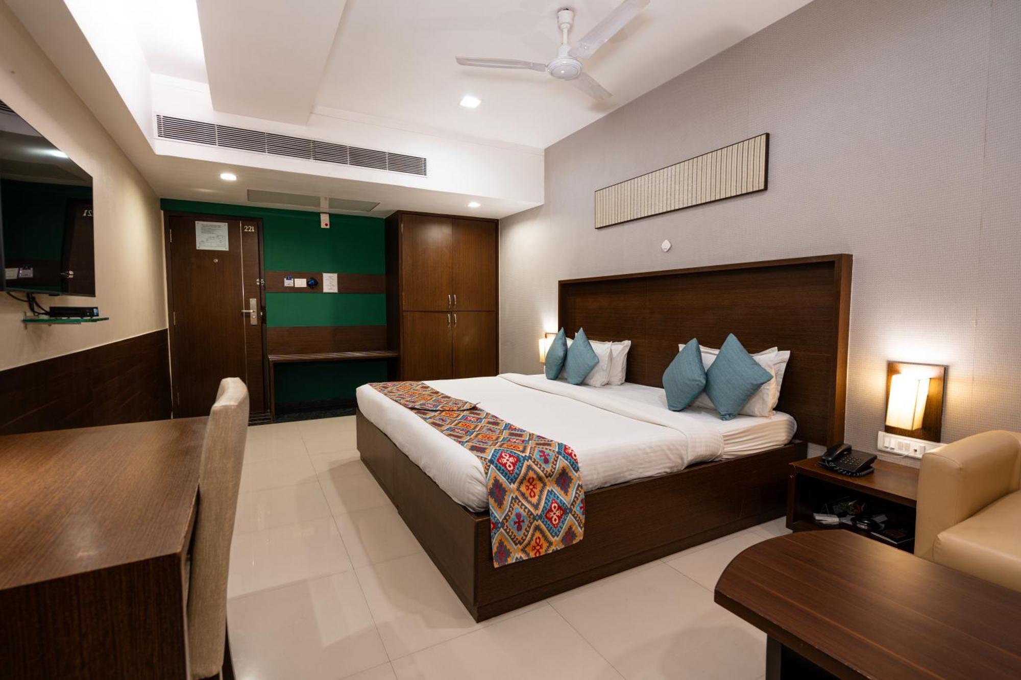 Gcc Hotel And Club Mira-Bhayandar Extérieur photo