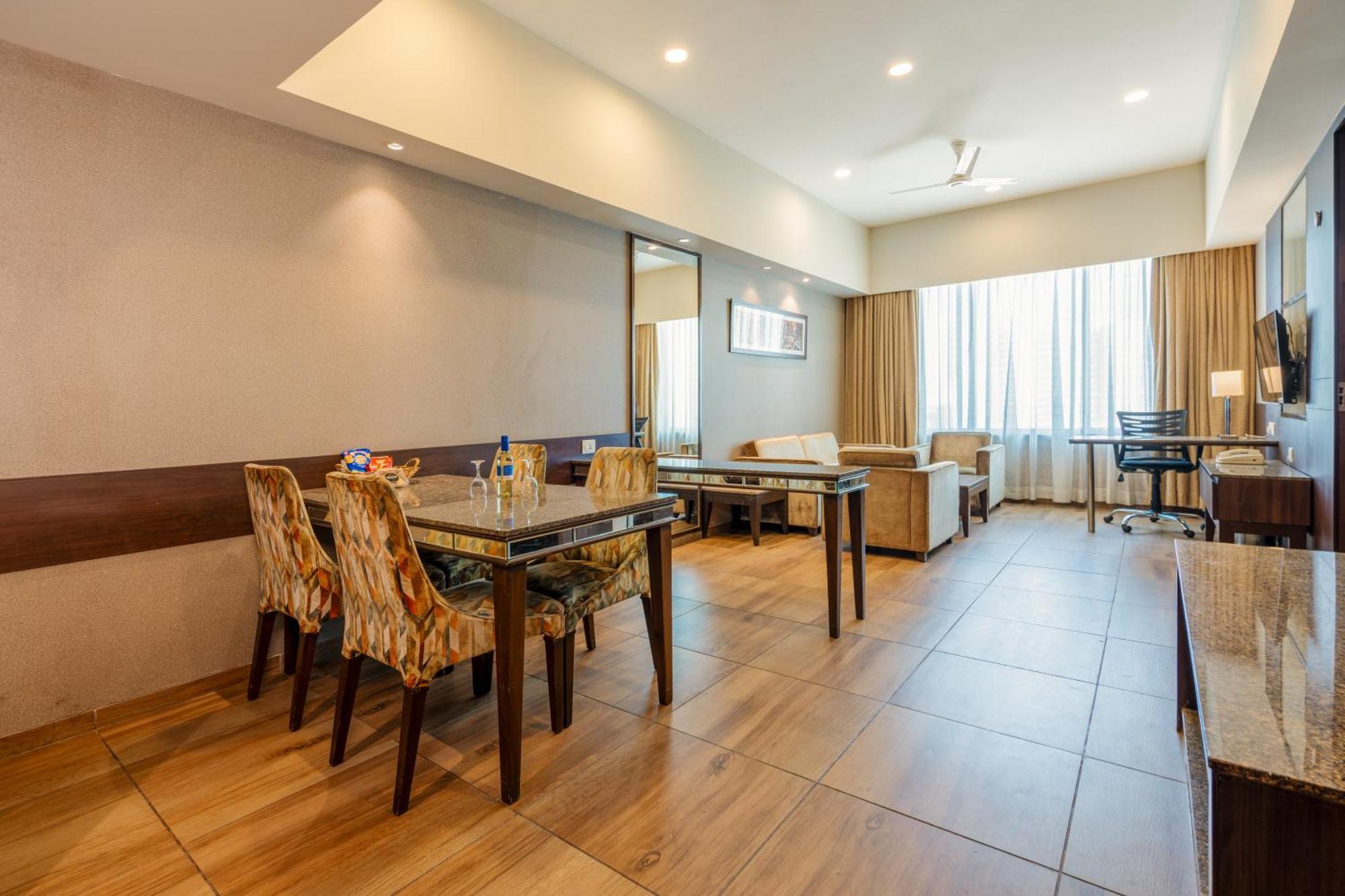 Gcc Hotel And Club Mira-Bhayandar Extérieur photo
