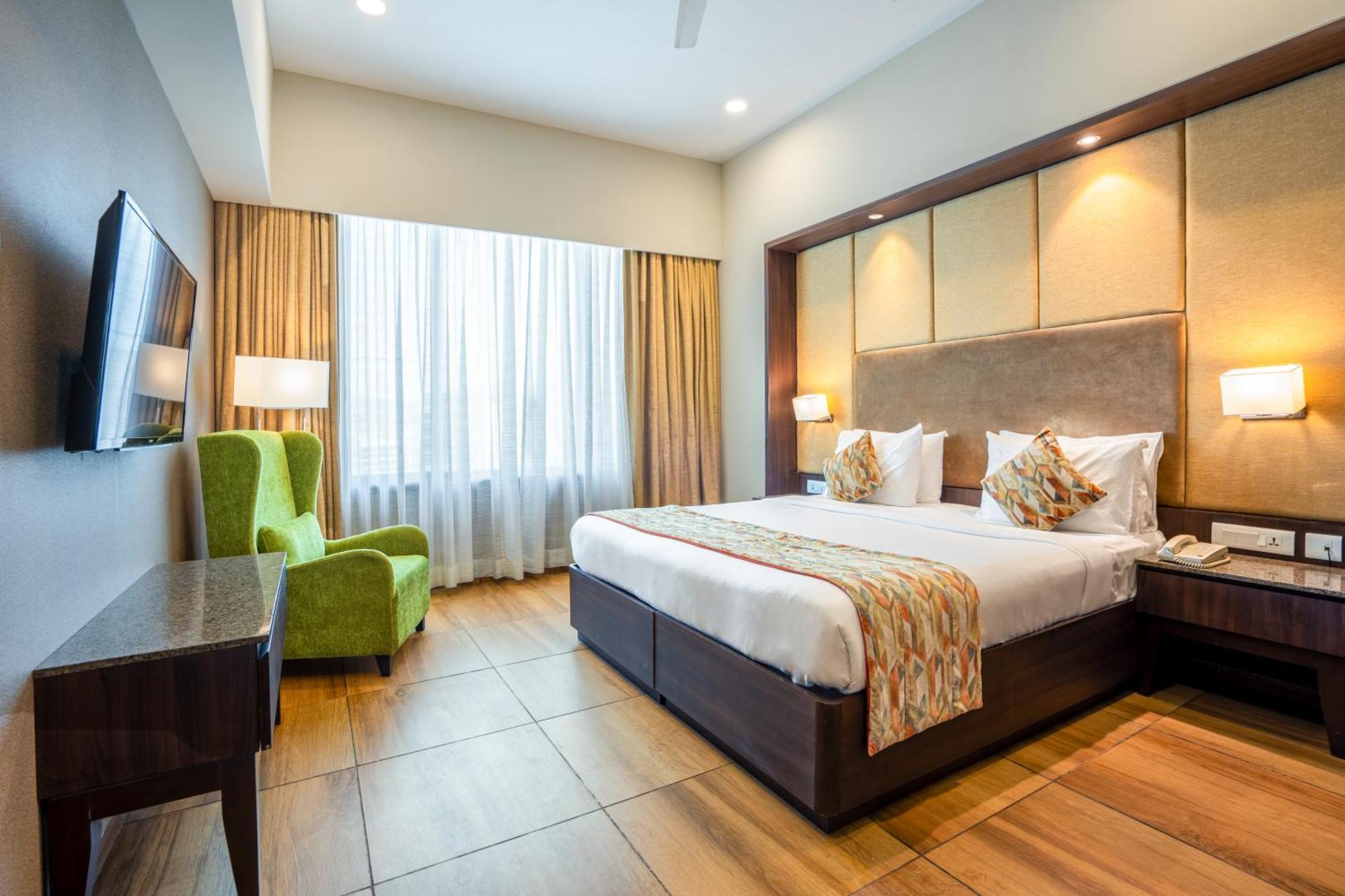 Gcc Hotel And Club Mira-Bhayandar Extérieur photo